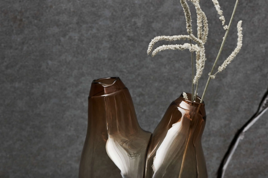 hug-vase_cu-1.jpg