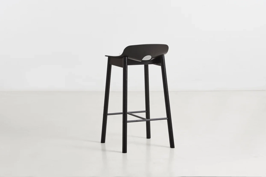 100911_Mono_counter_chair_black_4_1244x829.webp