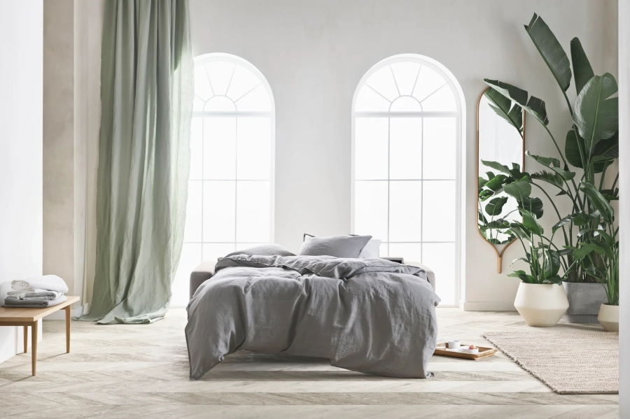 scandinavia-bedsofa-berlin-grove-highlands-racquet-soft-collection-unio-forma-vira-rug-2.webp