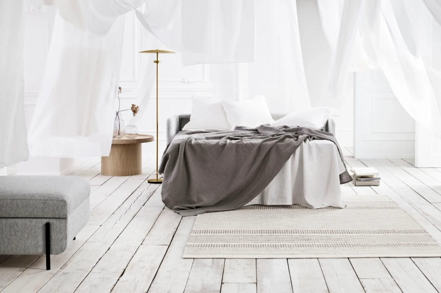pira-bedsofa-reflection-plateau-soft-collection-una-tegan-rug.webp