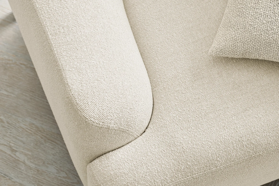 caro-classic-cushion.webp