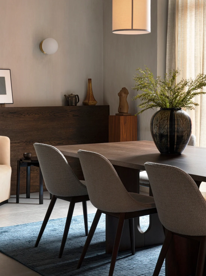 MENU_Houkime_Rug_Harbour_Side_Androgyne_Dining_Table_TR_Tearoom.webp