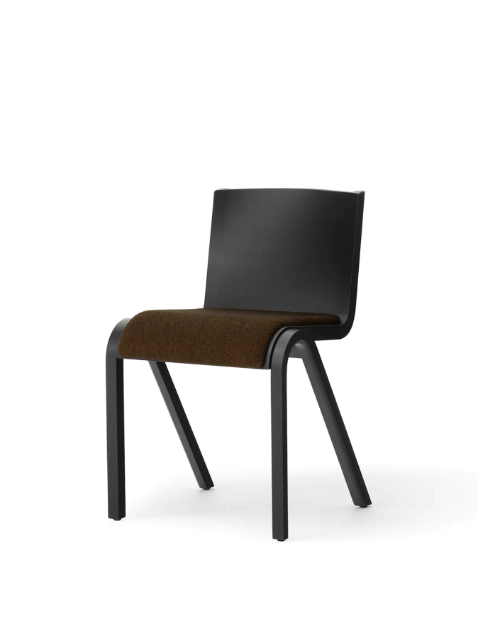 8202002-04A800ZZ_Ready_Dining_Chair_Seat_Uph_Black_Painted_Oak_Hallingdal_65_0370_Angle_web.webp