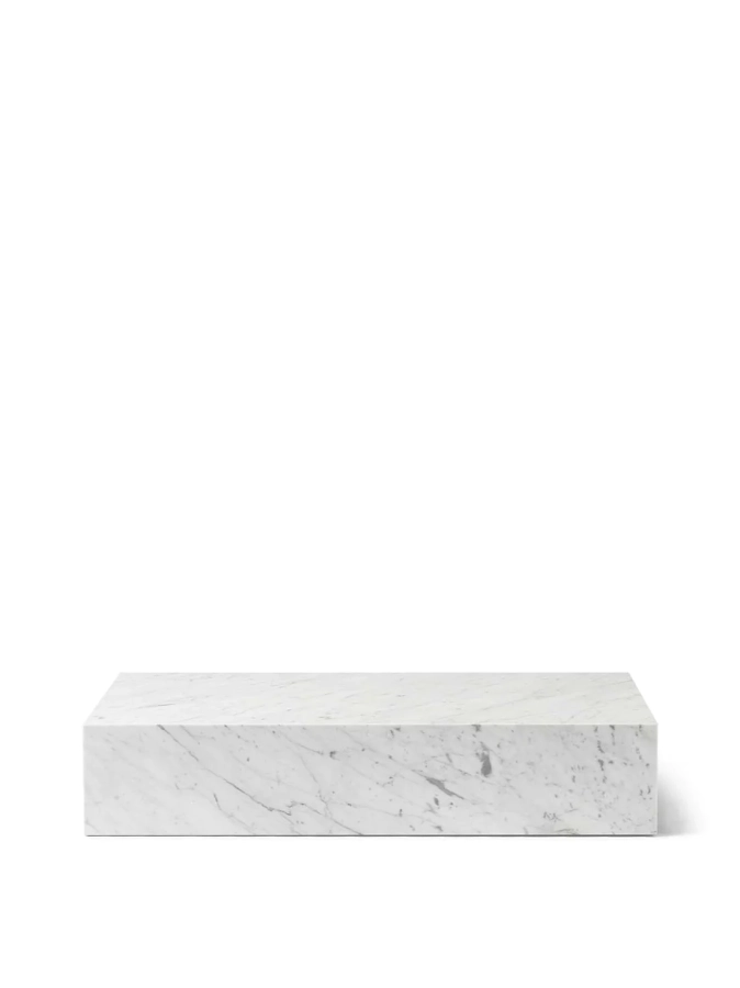 7030630_Plinth_Grand_Carrara_Front.webp