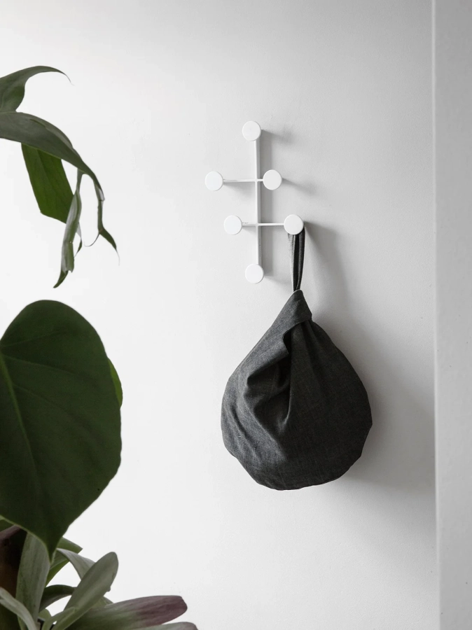 Afteroom-Coathanger_Knot-Bag.webp