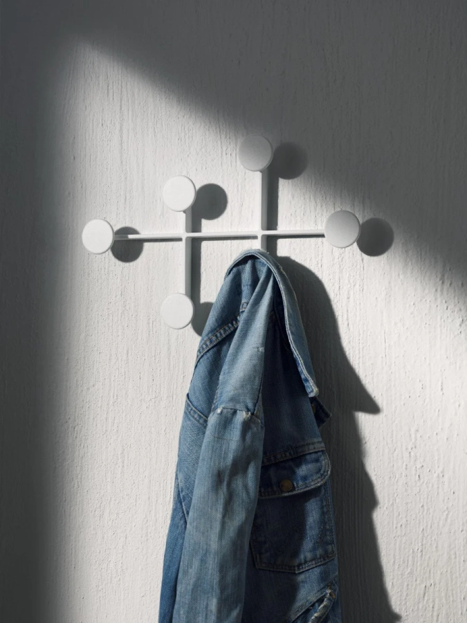 Afteroom_Coat_Hanger_Location_04.webp