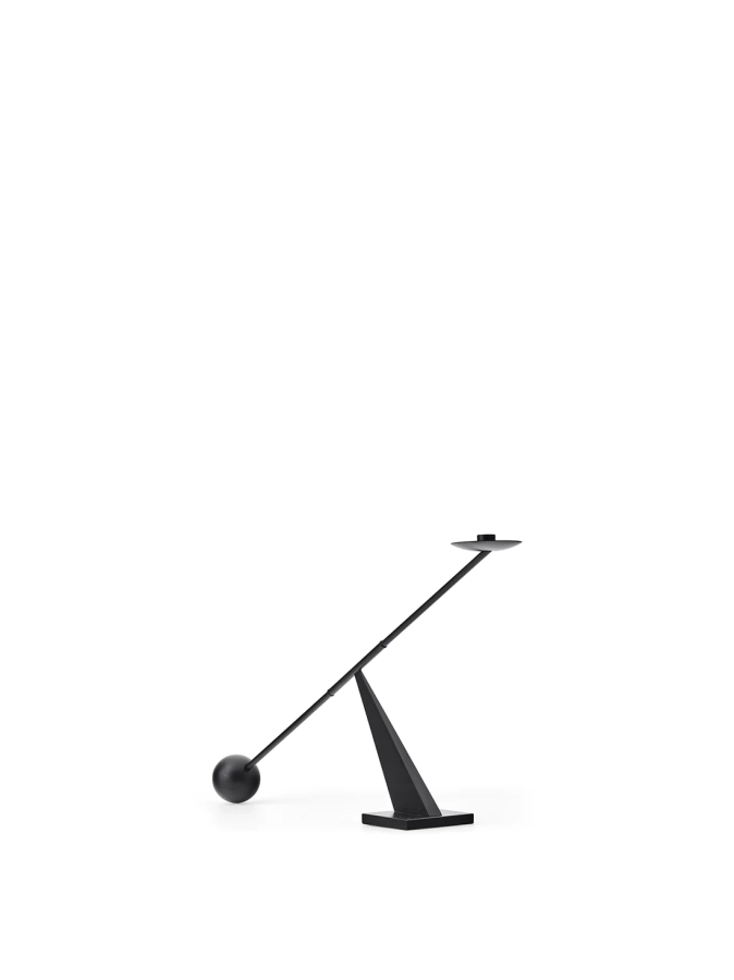 4709539_Interconnect_Candle_Holder_Black_Angle.webp