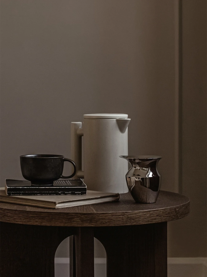 MENU_Yana_Brewing_Pot_NNDW_Cup_With_Handle_Androgyne_Side_Table_Etruscan_Jug_1.webp
