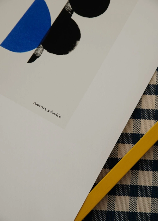 Nomen_Studio_Bleu_a_part_03_Close_Up_Low_Res-1000x1400.jpg