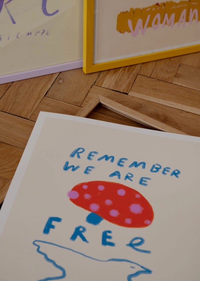 Das_Rotes_Rabbit_Remember_You_Are_Free_Close_Up_Low_Res-1000x1400.jpg