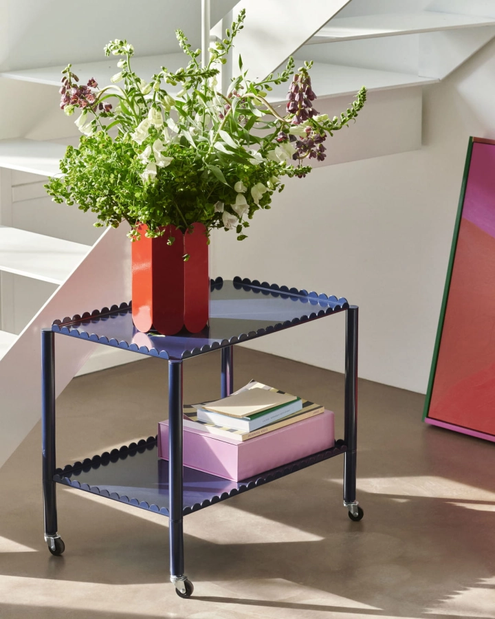 Arcs Trolley Low steel blue_Arcs Vase red.jpg