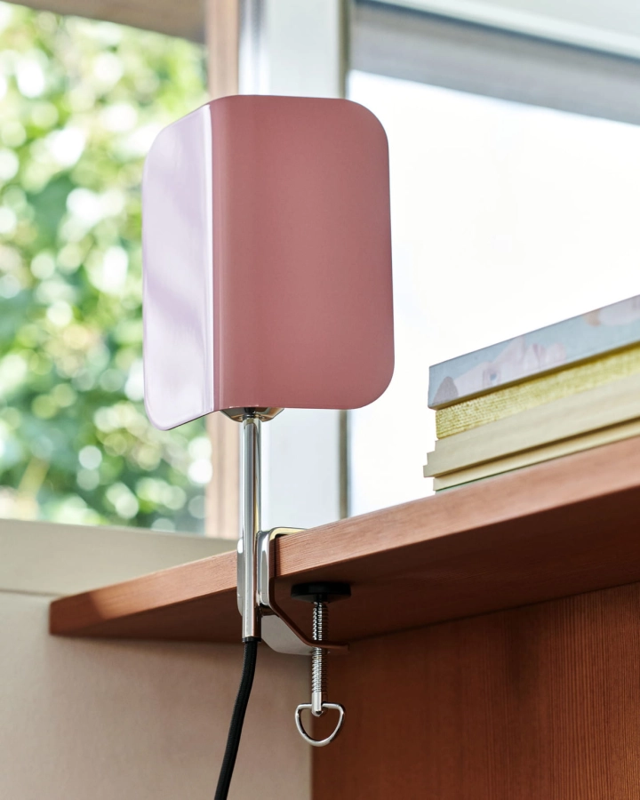 Apex Clip Lamp luis pink 01.jpg