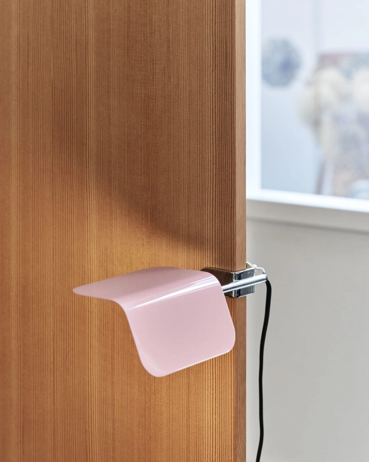 Apex Clip Lamp luis pink.jpg