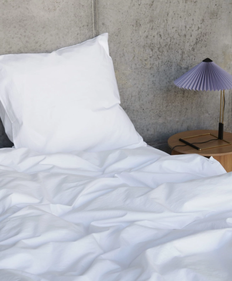Duo Pillow Case white_Duo Duvet Cover white_Matin Table Lamp lavender.jpg