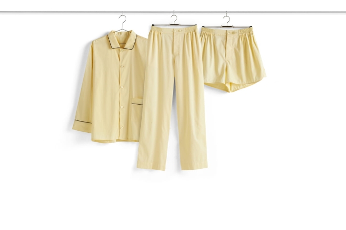 Outline Pyjama soft yellow family.jpg