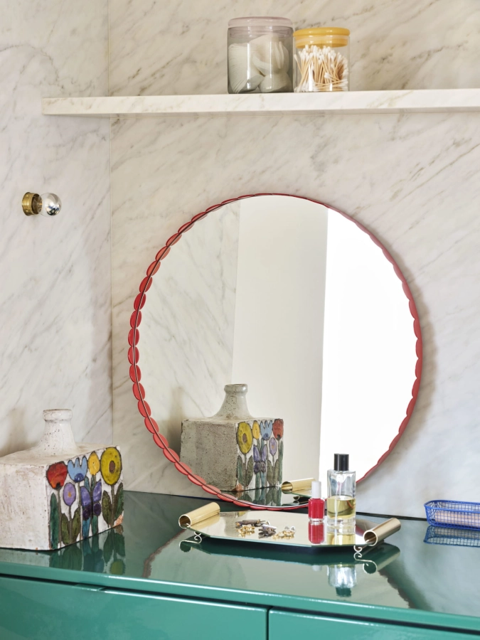 Borosilicate Jar L grey_Borosilicate Jar M clear_Arcs Mirror Round red.jpg