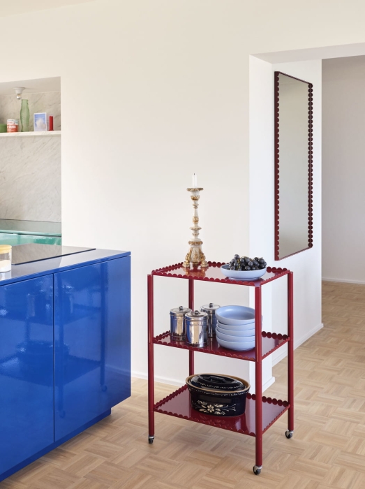 Arcs Trolley High auburn red_Arcs Mirror Rectangle L burgundy_Sobremesa Serving Bowl M light blue.jpg