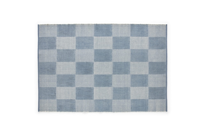 AA269-A665-AL52_Small Check Rug 140x200 light blue.jpg