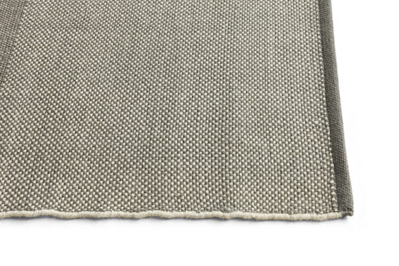 Large Check Rug 200x300 light grey_detail.jpg