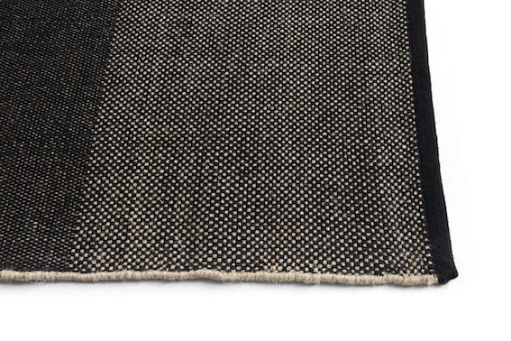 Large Check Rug 170x240 black_detail.jpg