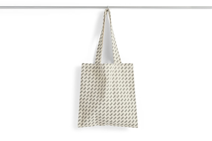 AD566-A586_HAY Logo Tote Bag black.jpg