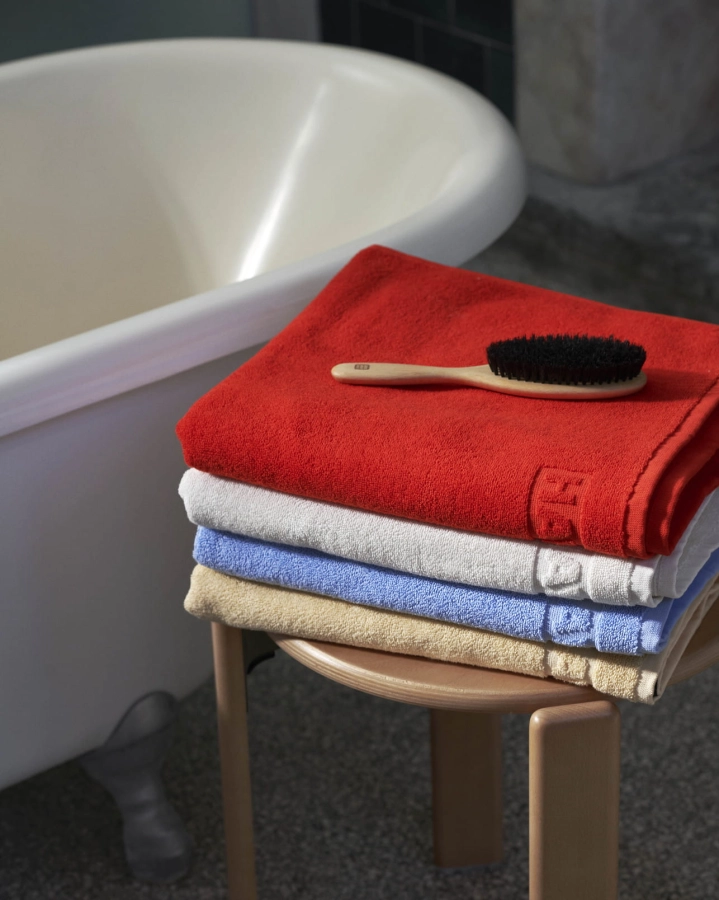 Mono Bath Towel poppy red_white_sky blue_cream_Rey Stool golden wb lacquered beech.jpg