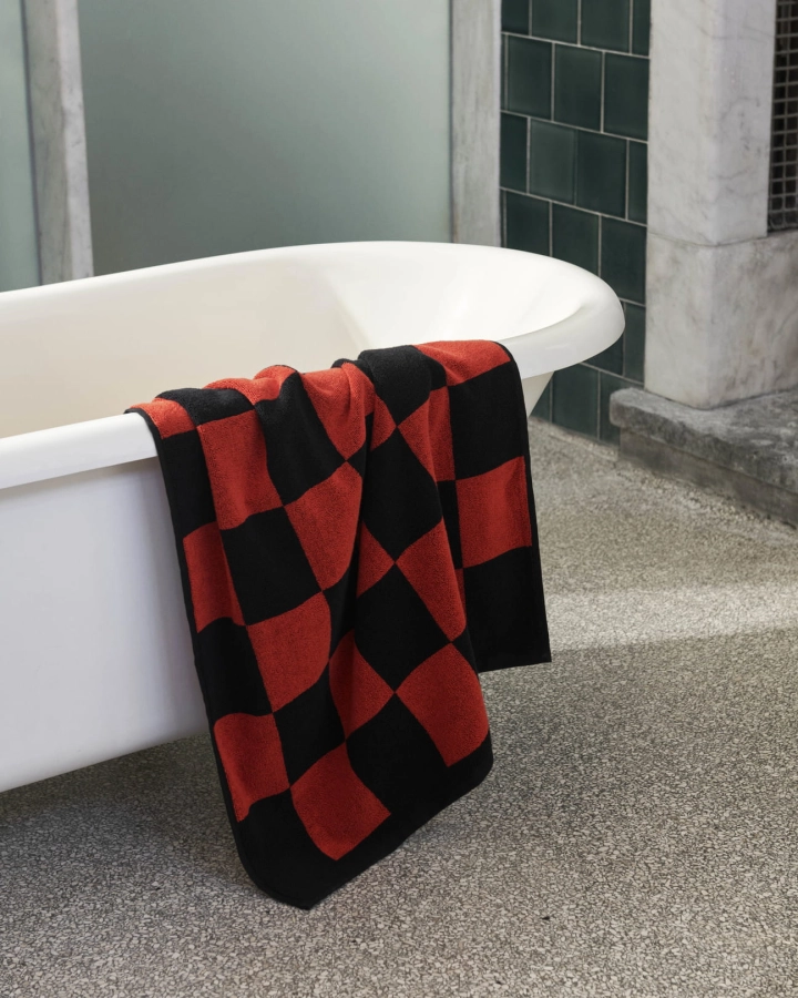 Check Bath Towel poppy red.jpg