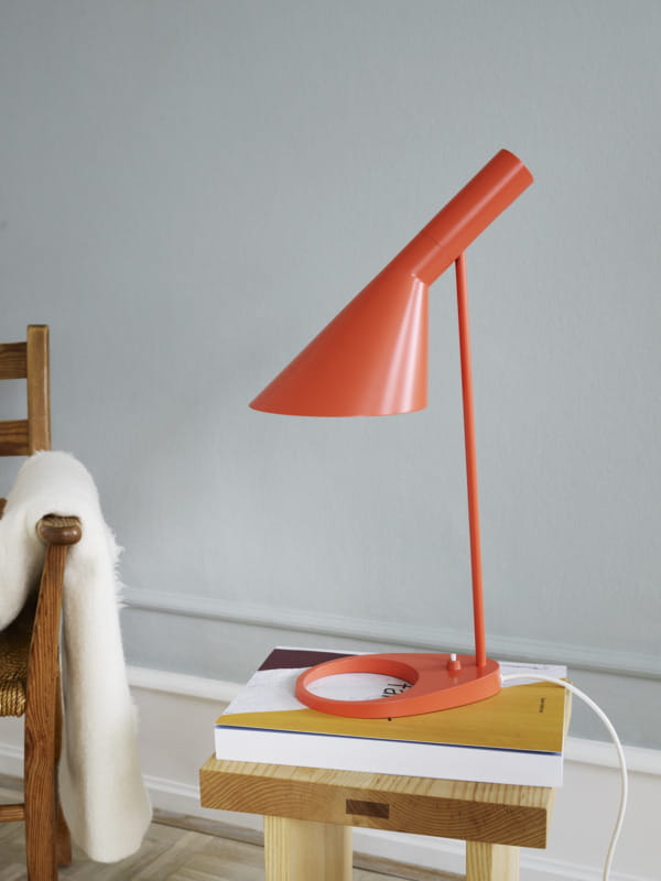 AW23-AJ-Table-Electric-orange-Closeup-Frederiksberg-Denmark-Interior-17050.jpg