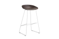 AA077-D132-AA51_AAS 38 H75 raisin 2.0 shell_white powder coated steel base.jpg