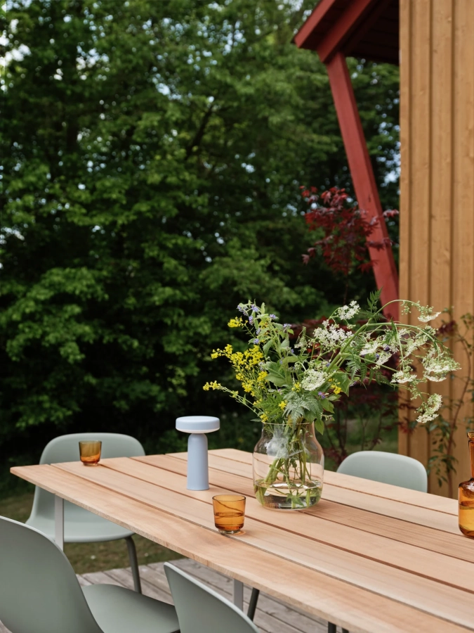 26077-en-70-70-outdoor-table-sapele-mahogany-grey-ease-light-blue-silent-20-raise-fiber-outdoor-dusty-green-muuto-org.webp