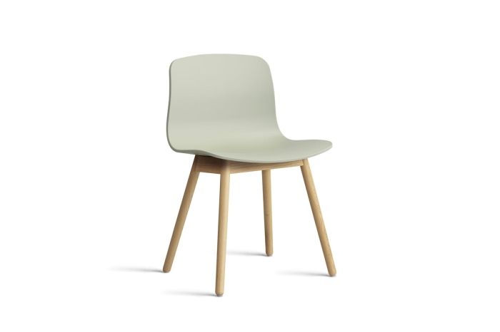 AA123-D150-AA51_AAC 12 pastel green 2.0 shell_wb lacquered oak base.jpg