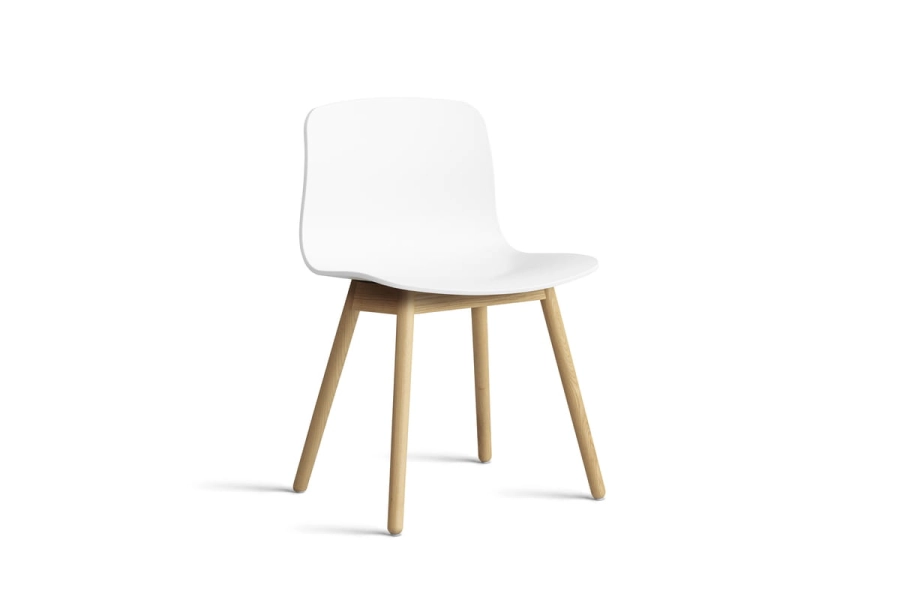 AA123-D159-AA51_AAC 12 white 2.0 shell_wb lacquered oak base.jpg