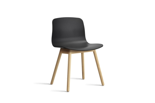AA123-D168-AA51_AAC 12 black 2.0 shell_wb lacquered oak base.jpg
