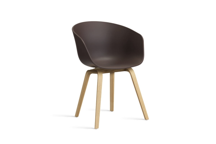 AA207-D132-AA51_AAC 22 raisin 2.0 shell_wb lacquered oak base.jpg