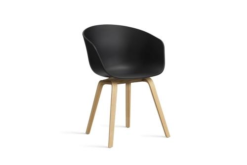 AA207-D168-AA51_AAC 22 black 2.0 shell_wb lacquered oak base.jpg