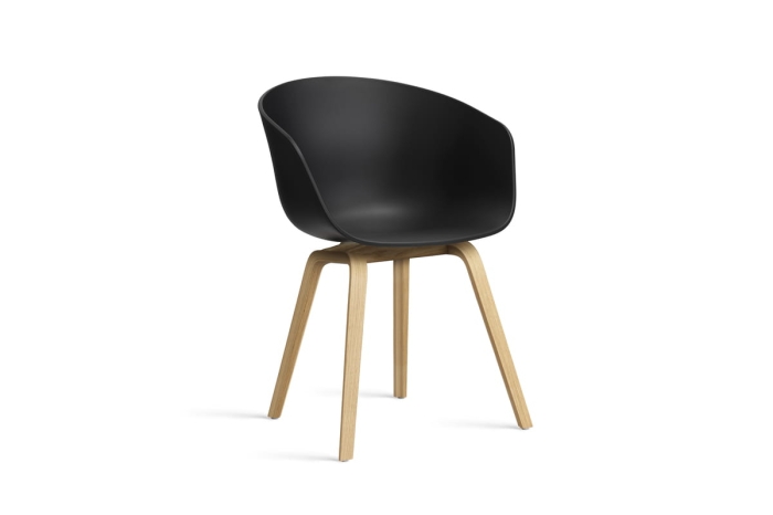 AA207-D168-AA51_AAC 22 black 2.0 shell_wb lacquered oak base.jpg