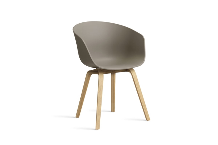 AA207-D153-AA51_AAC 22 khaki 2.0 shell_wb lacquered oak base.jpg