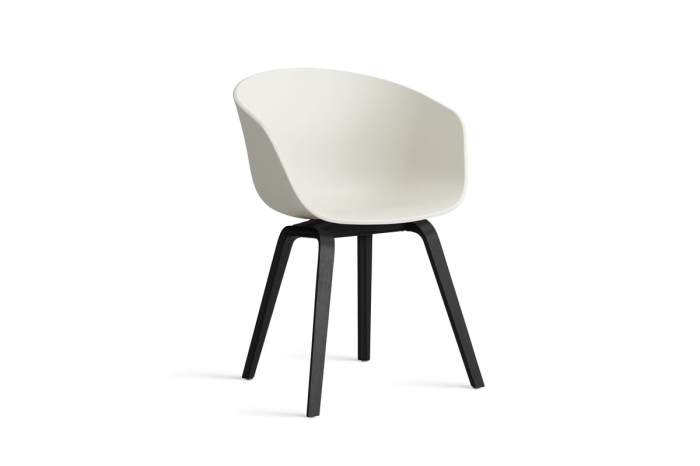 AA205-D156-AA51_AAC 22 melange cream 2.0 shell_black wb lacquered oak base.jpg