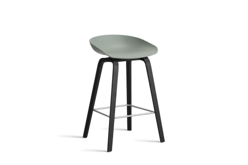 AA001-D144-AA51_AAS 32 H65 fall green 2.0 shell_black wb laquered oak base_stainless steel footrest.jpg