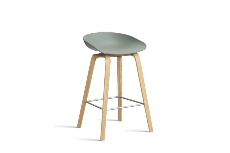 AA003-D144-AA51_AAS 32 H65 fall green 2.0 shell_wb laquered oak base_stainless steel footrest.jpg