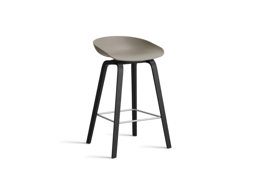 AA001-D153-AA51_AAS 32 H65 khaki 2.0 shell_black wb laquered oak base_stainless steel footrest.jpg