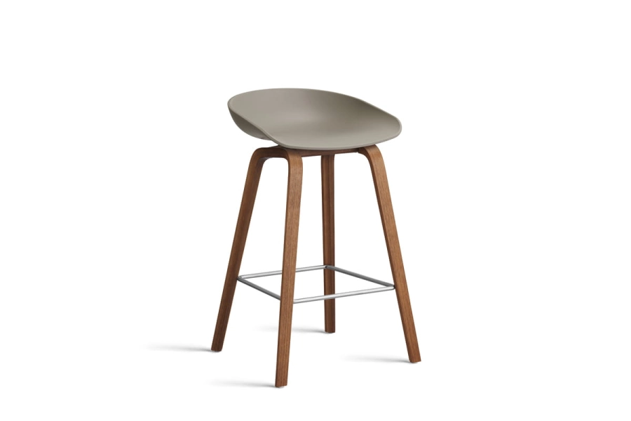 AB244-D153-AA51_AAS 32 H65 khaki 2.0 shell_wb laquered walnut base_stainless steel footrest.jpg