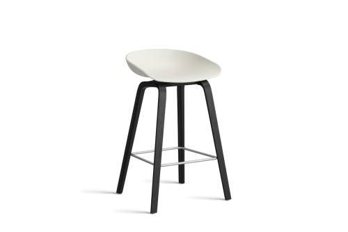AA001-D156-AA51_AAS 32 H65 melange cream 2.0 shell_black wb laquered oak base_stainless steel footrest.jpg
