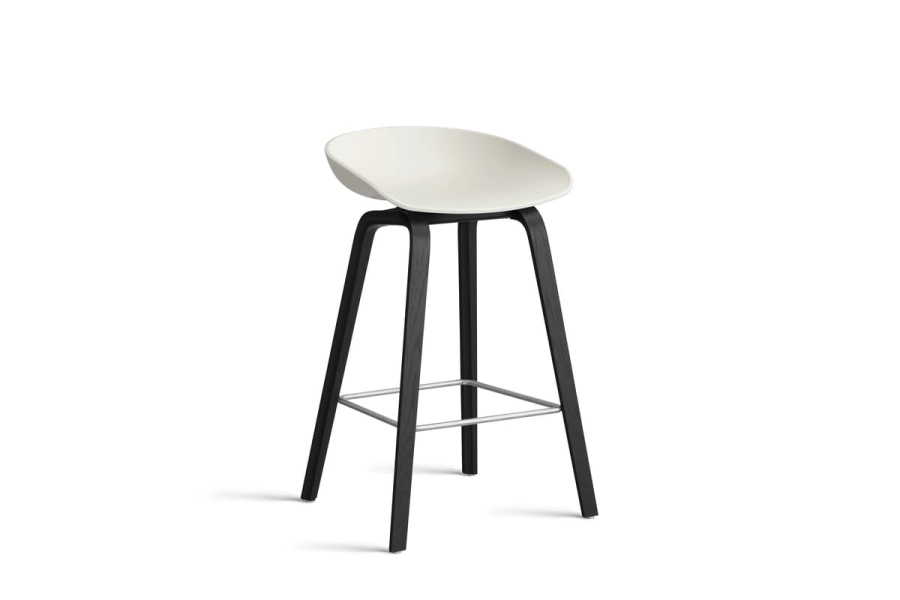 AA001-D156-AA51_AAS 32 H65 melange cream 2.0 shell_black wb laquered oak base_stainless steel footrest.jpg