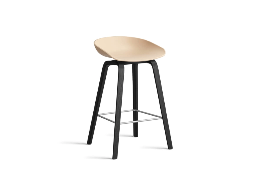 AA001-D126-AA51_AAS 32 H65 pale peach 2.0 shell_black wb laquered oak base_stainless steel footrest.jpg