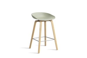 HAY krzesło barowe ABOUT A STOOL AAS32 LOW pastel green  2.0 / lakierowany dąb