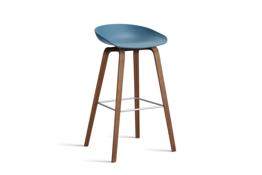 AB245-D135-AA51_AAS 32 H75 azure blue 2.0 shell_wb laquered walnut base_stainless steel footrest.jpg