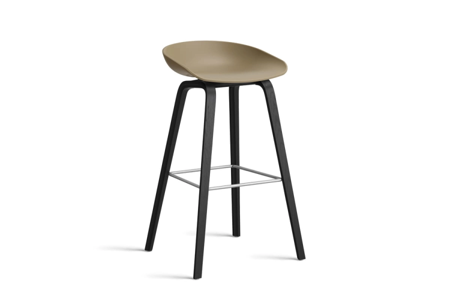 AA004-D129-AA51_AAS 32 H75 clay 2.0 shell_black wb laquered oak base_stainless steel footrest.jpg