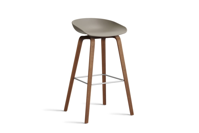 AB245-D153-AA51_AAS 32 H75 khaki 2.0 shell_wb laquered walnut base_stainless steel footrest.jpg