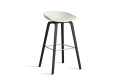 AA004-D156-AA51_AAS 32 H75 melange cream 2.0 shell_black wb laquered oak base_stainless steel footrest.jpg